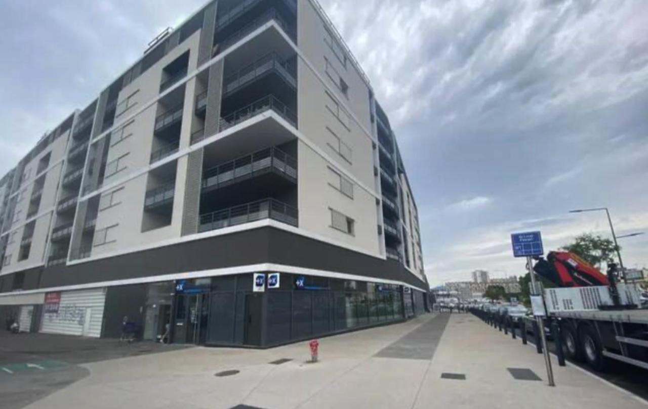 Appartement Spacieux Avec Grande Terrasse Marsilia Exterior foto